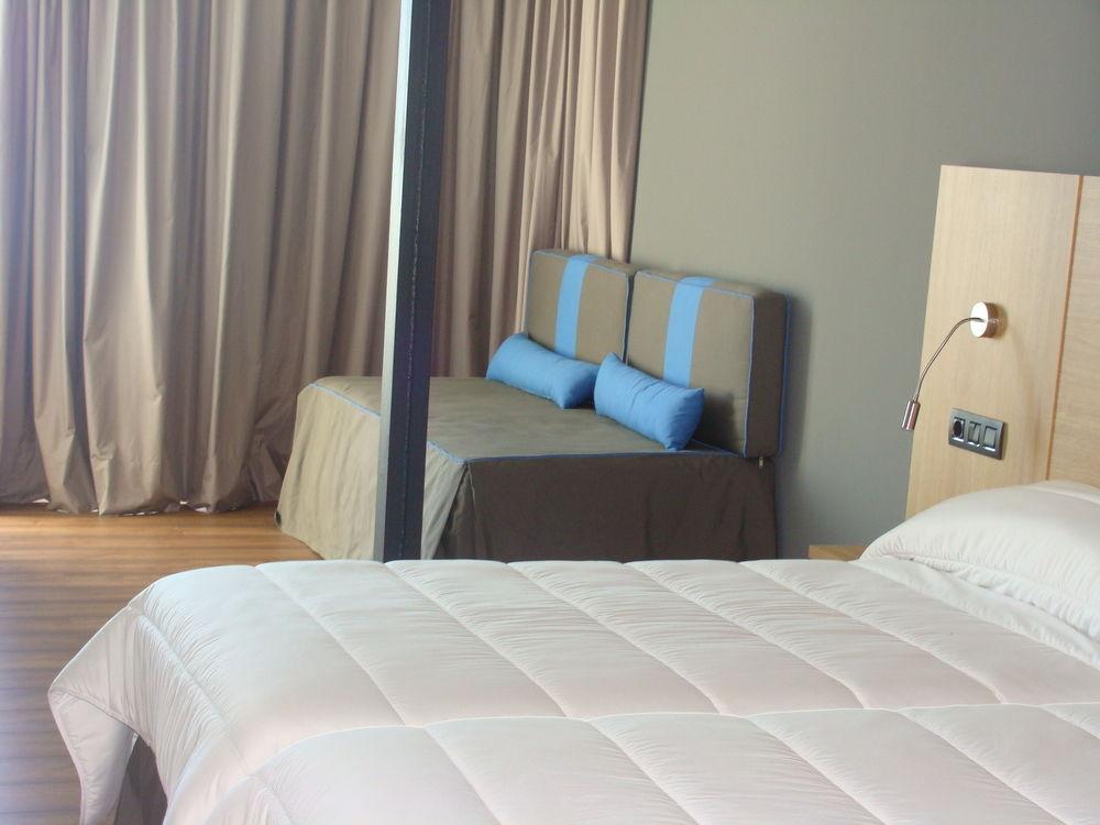 Hotel Astuy Isla Plana